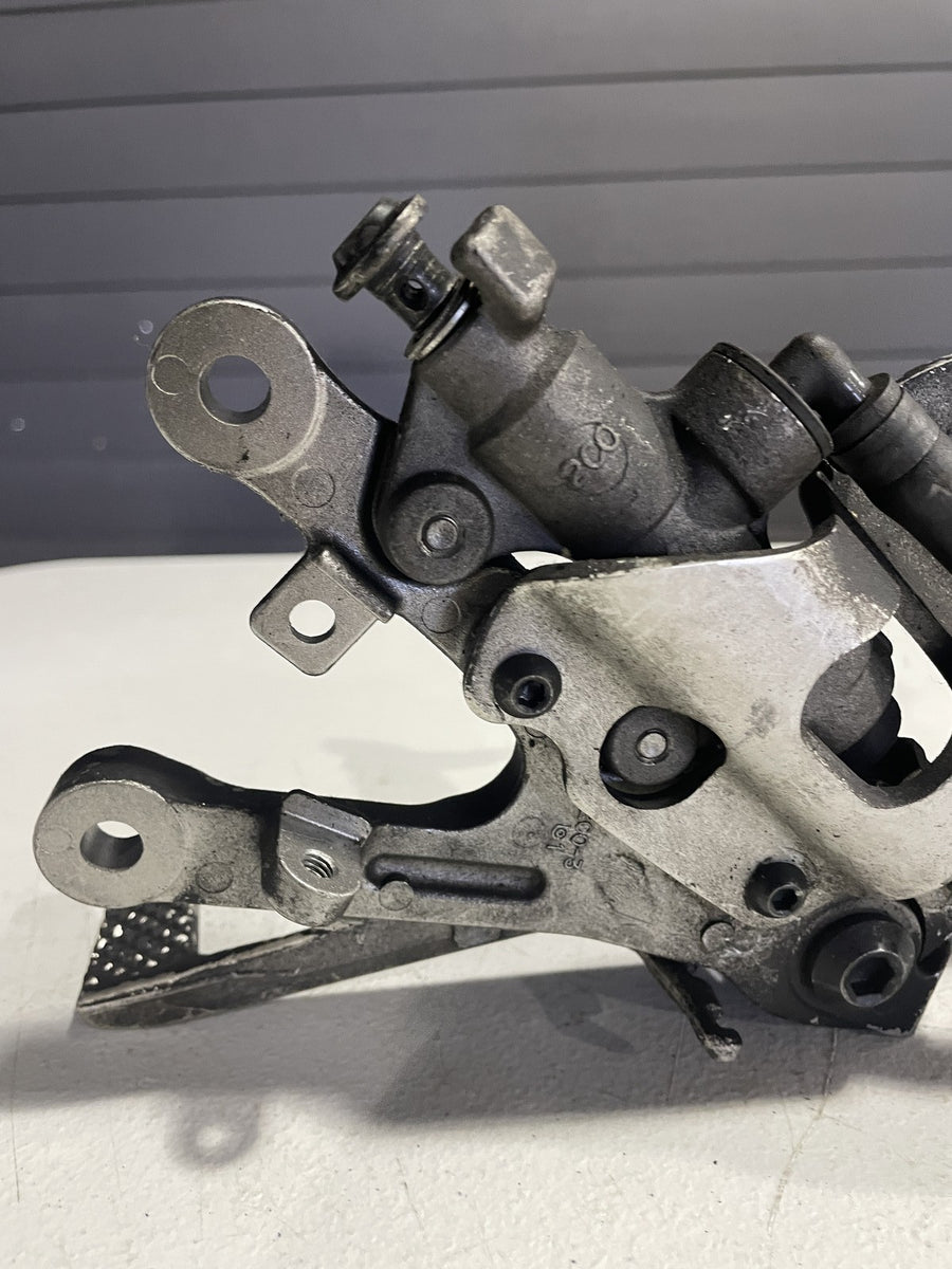 03-05 YAMAHA YZF R6/YZF R6S RIGHT REARSET REAR SET REAR BRAKE MASTER BRAKE LEVER