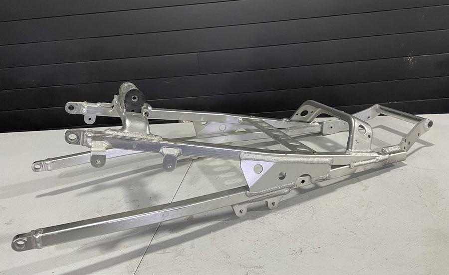 99-02 YAMAHA YZF R6 REAR BACK TAIL SUBFRAME SUB FRAME