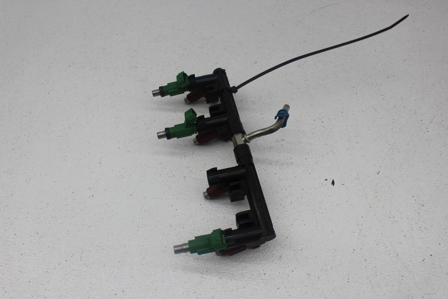 08-09 SUZUKI GSXR750 SECONDARY FUEL INJECTORS TOP AIRBOX GAS RAIL