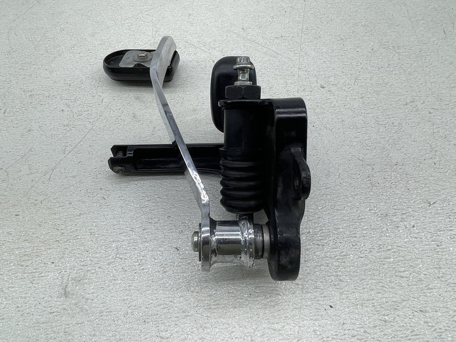 07-09 HARLEY-DAVIDSON SOFTAIL NIGHT TRAIN FXSTB REAR BRAKE MASTER CYLINDER MOUNT