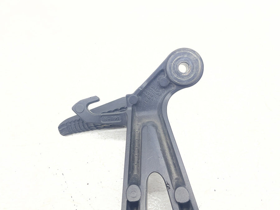 11-26 SUZUKI GSXR750 GSXR600 REAR BACK PASSENGER PEG SET PAIR