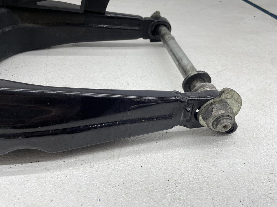 07-11 HARLEY-DAVIDSON ELECTRA GLIDE ULTRA CLASSIC FLHTCU REAR SWINGARM