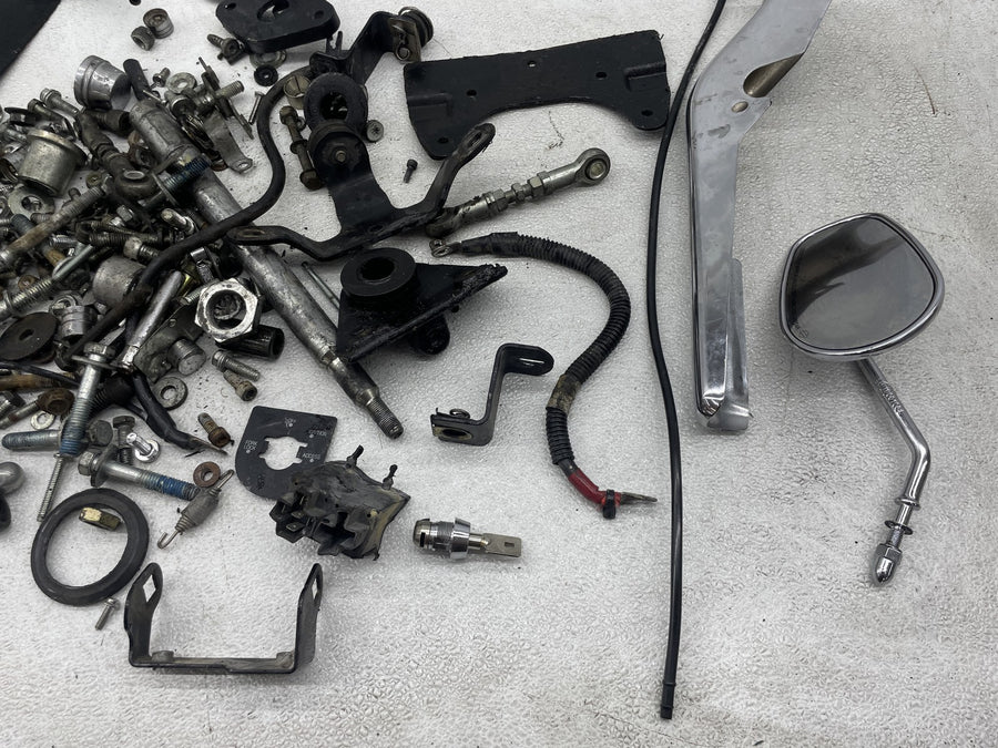 07-11 HARLEY-DAVIDSON ELECTRA GLIDE ULTRA CLASSIC FLHTCU PARTS HARDWARE LOT
