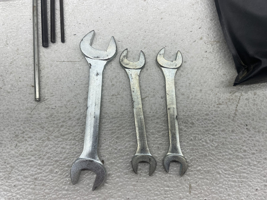 08-16 YAMAHA YZF R6 STOCK TOOLS OEM TOOL BAG KIT SET