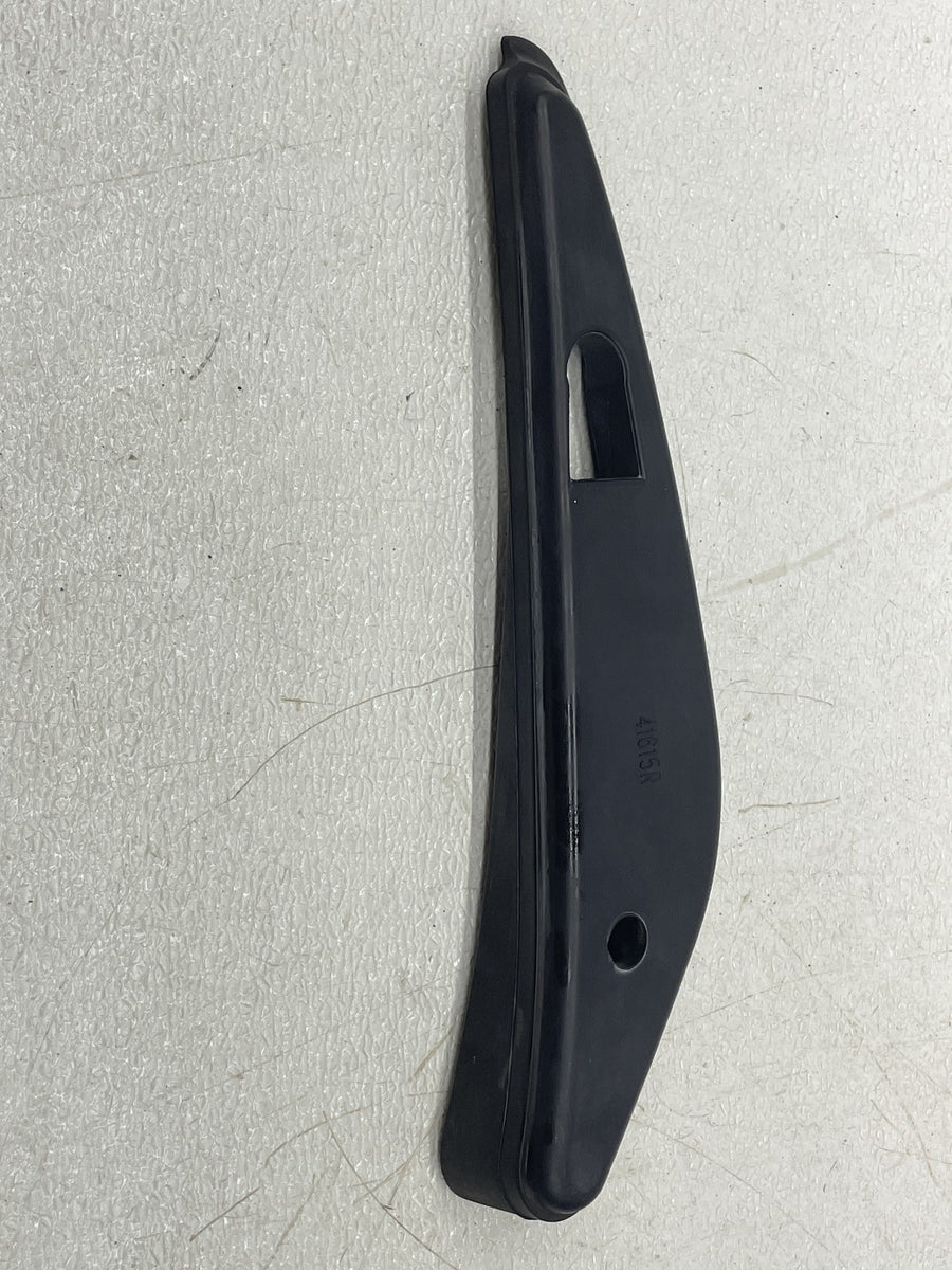 2012 SUZUKI BOULEVARD M109R REAR BACK RUBBER FENDER STRUT MOUNTS