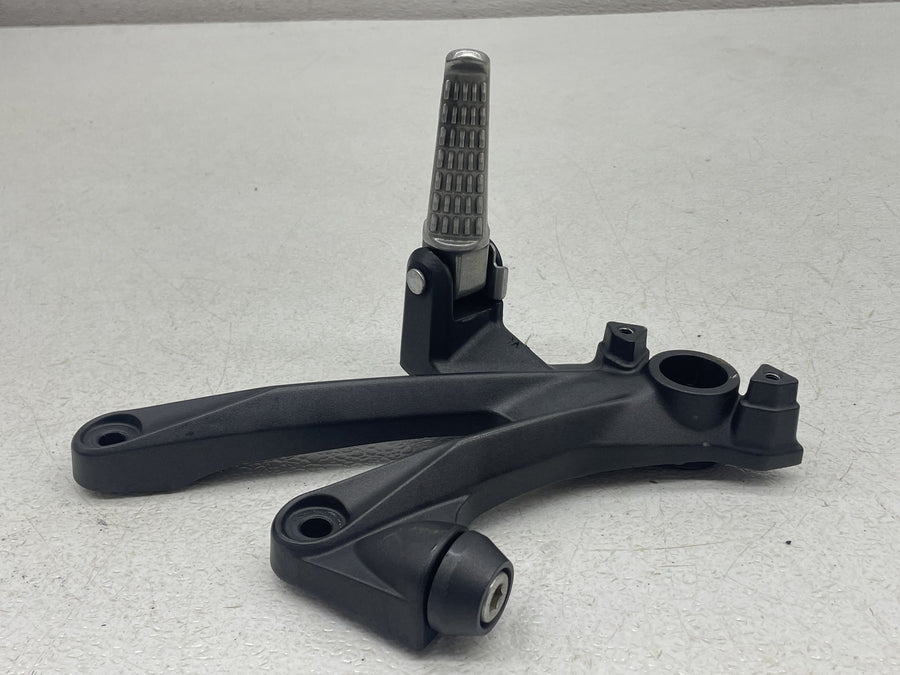 12-25 KAWASAKI NINJA ZX14R RIGHT REAR BACK PASSENGER PEG