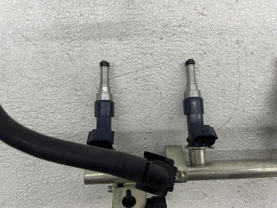 06-15 YAMAHA FZ1 FUEL INJECTORS W/ RAIL