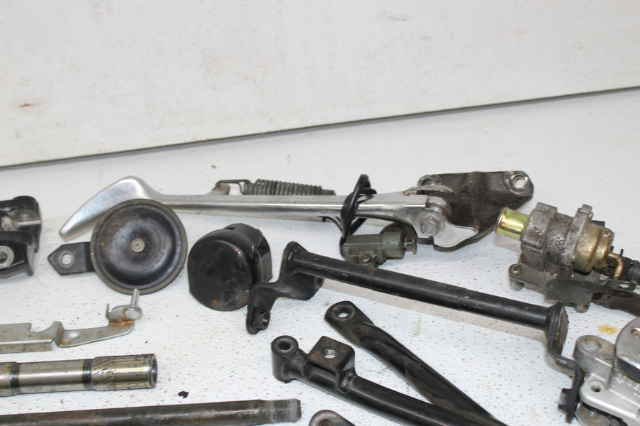 1999 YAMAHA V STAR 1100 XVS1100 CUSTOM PARTS AND HARDWARE NUTS BOLTS