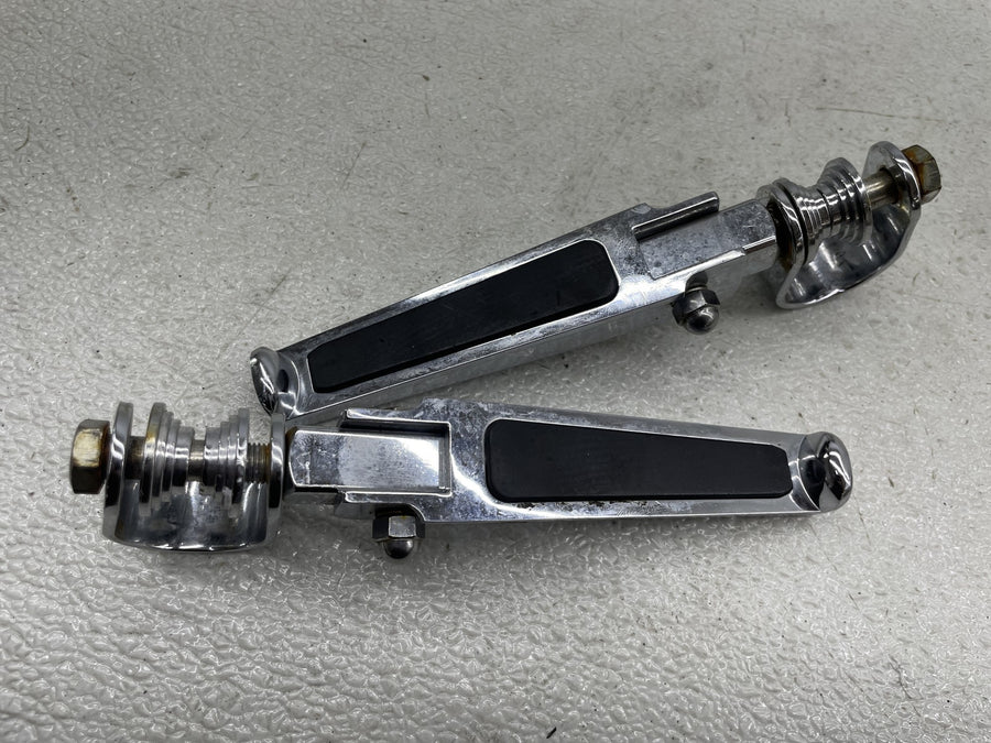 04-06 HARLEY-DAVIDSON SPORTSTER 1200 XL1200L FRONT HIGHWAY FOOTPEGS SET PAIR