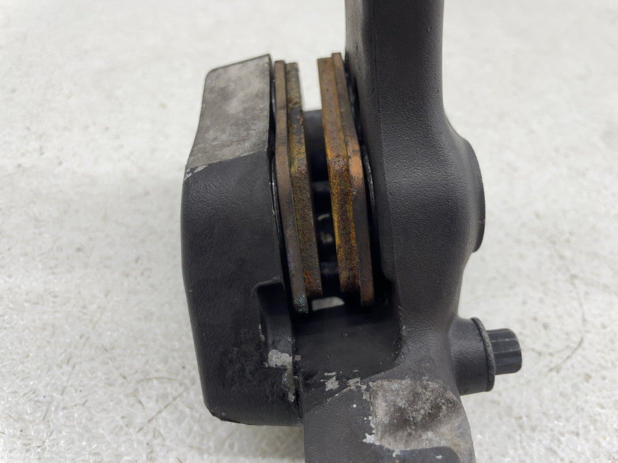 06-07 HARLEY-DAVIDSON DYNA STREET BOB FXDBI REAR BACK BRAKE CALIPER