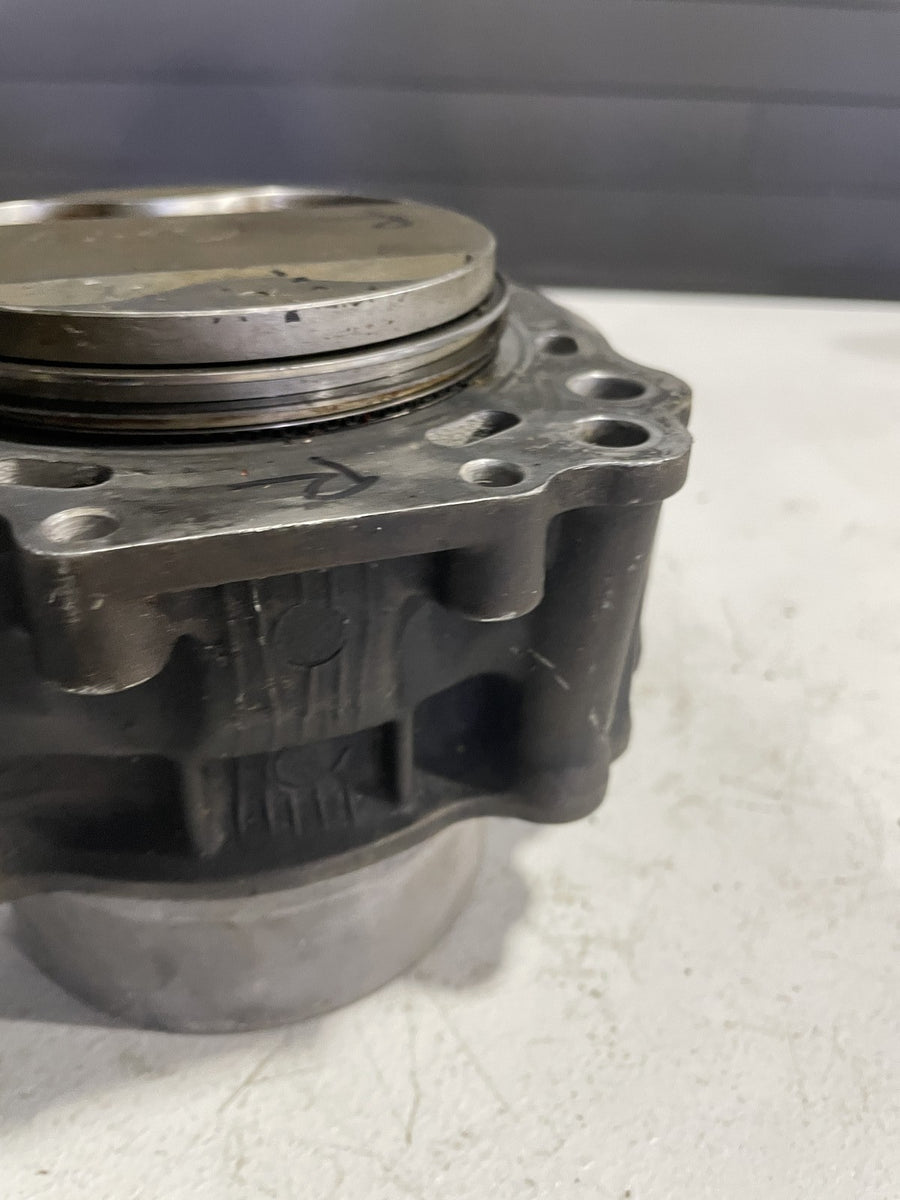 98-01 SUZUKI TL1000S ENGINE MOTOR PISTON CYLINDERS BLOCK JUG