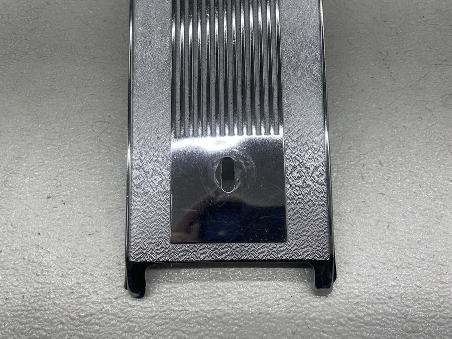 99-06 HARLEY-DAVIDSON ROAD KING CLASSIC FLHRCI GAS TANK CAP COVER TRIM PANEL