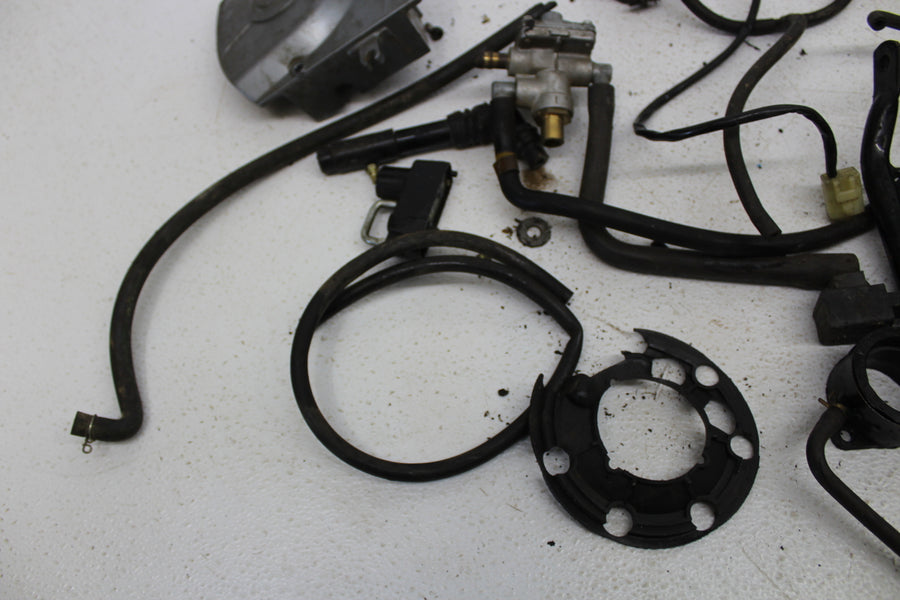 1995 KAWASAKI NINJA ZX6 ZX600E PARTS AND HARDWARE NUTS BOLTS