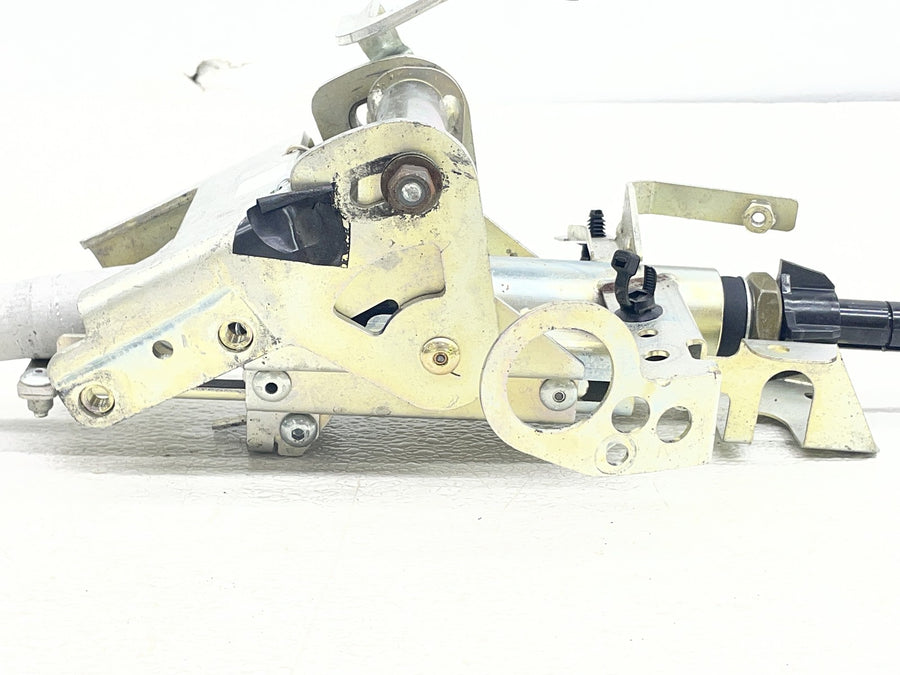 19 POLARIS SLINGSHOT SL STEERING COLUMN BRACKET