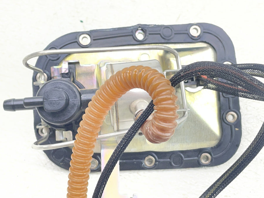 07-09 HARLEY-DAVIDSON SOFTAIL NIGHT TRAIN FXSTB FUEL GAS PUMP 75132-06