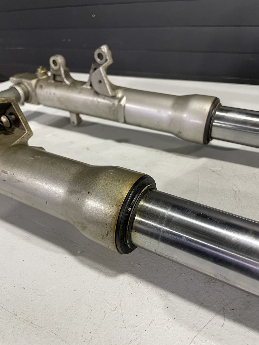 97-00 SUZUKI GSXR600 FRONT FORKS SHOCK SUSPENSION PAIR LOWER TRIPLE TREE