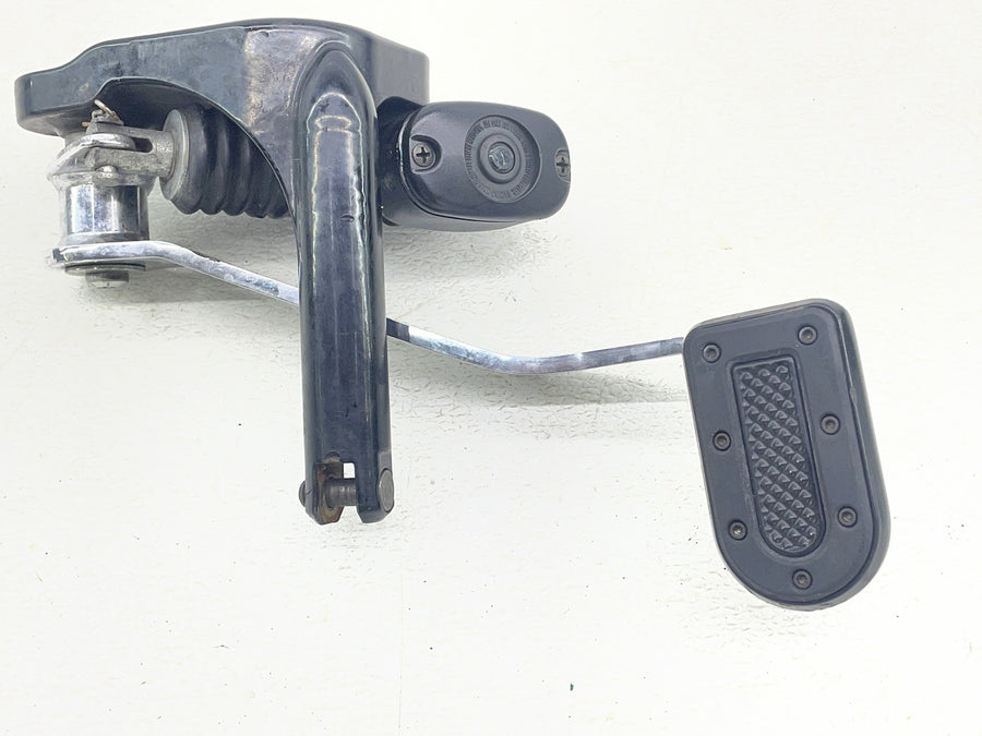 07-09 HARLEY-DAVIDSON SOFTAIL NIGHT TRAIN FXSTB REAR BRAKE MASTER CYLINDER MOUNT
