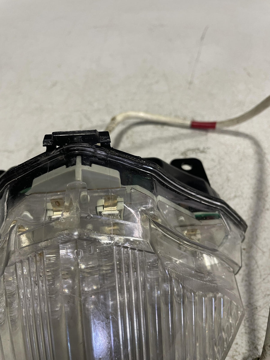 04-06 YAMAHA YZF R1 REAR TAIL TAILLIGHT BACK BRAKE LIGHT 5VY-84710-10-00