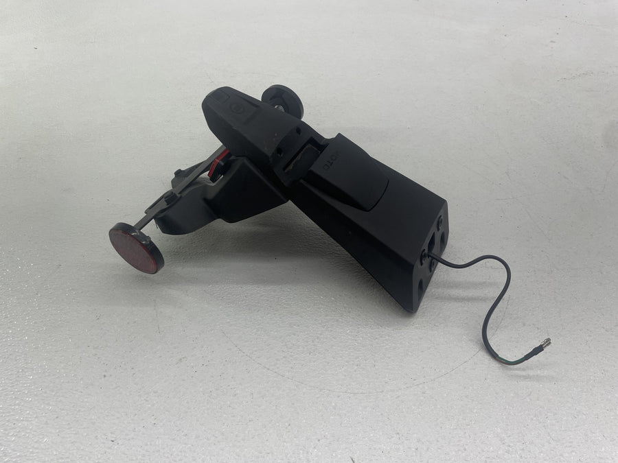 23-25 CF-MOTO 675SS REAR LICENSE PLATE MOUNT LIGHT