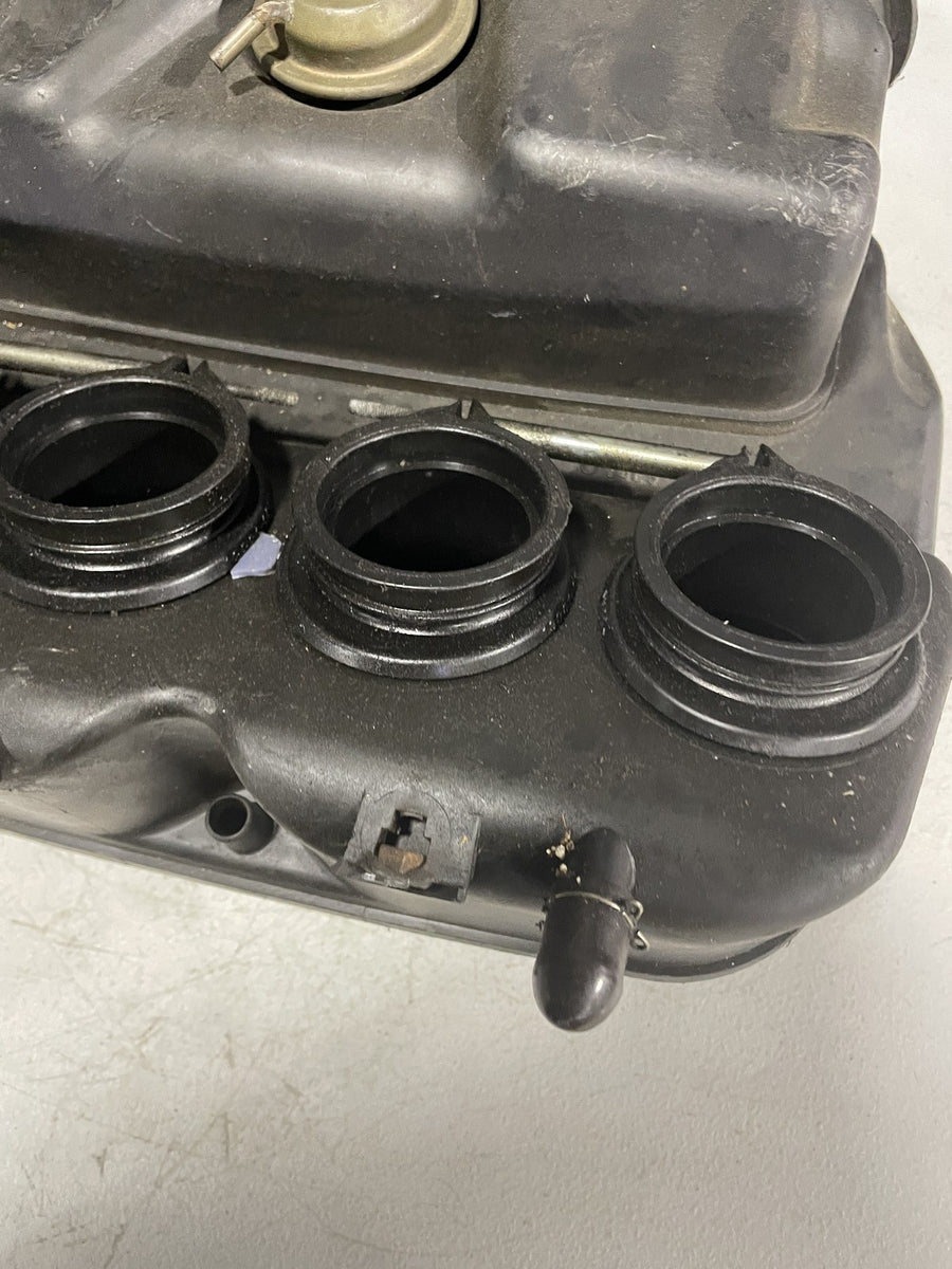 1997 SUZUKI GSXR600 SRAD AIRBOX AIR INTAKE FILTER BOX 13700-34E50
