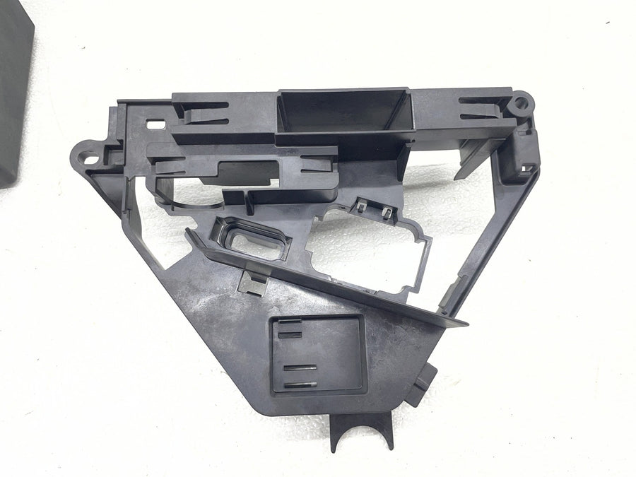 17-23 HARLEY-DAVIDSON ELECTRA GLIDE ULTRA LIMITED FLHTK BATTERY TRAY BOX HOLDER