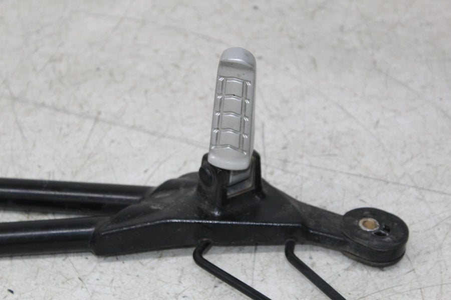 18 BMW G310GS G310 RIGHT REAR BACK PASSENGER FOOT PEG BRACKET