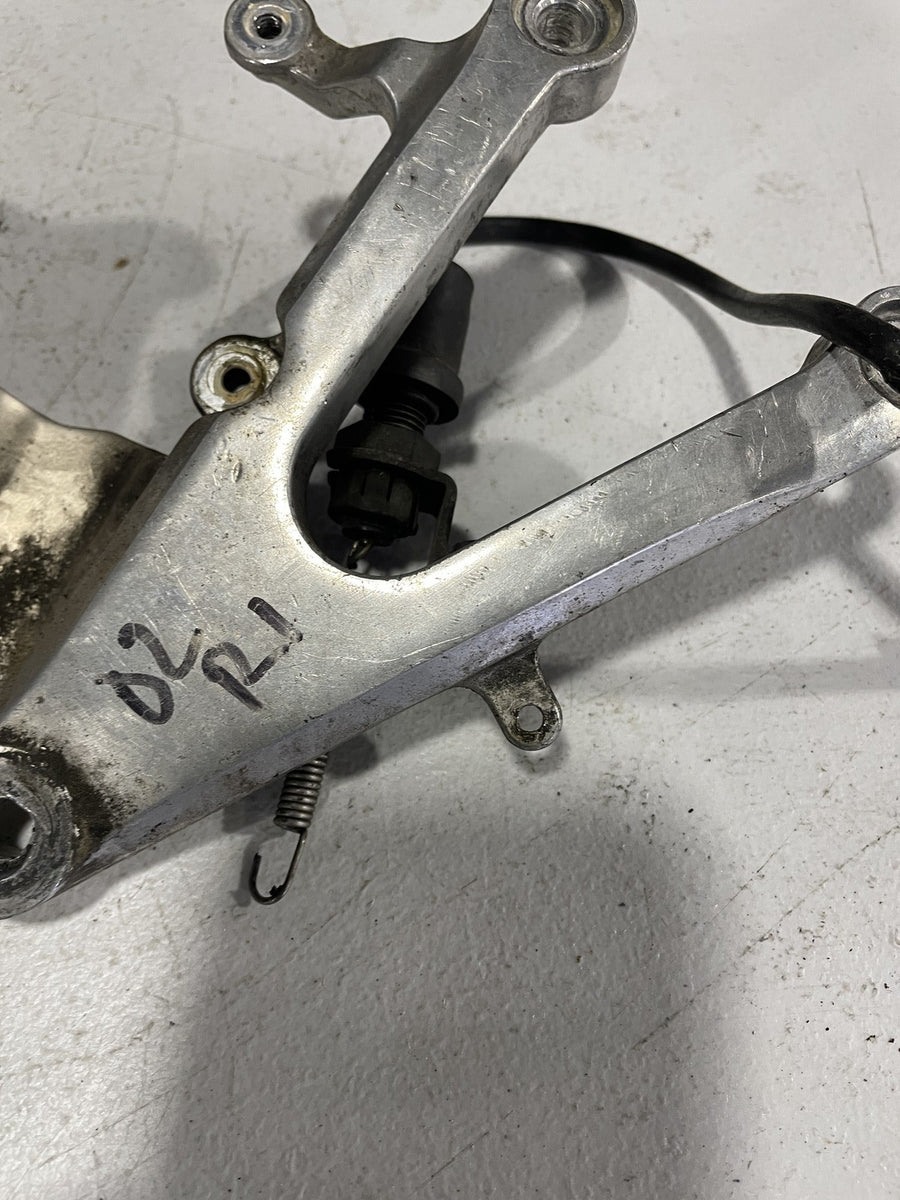 02-03 YAMAHA YZF R1 RIGHT REARSET REAR SET DRIVER FOOT PEG REST STOP