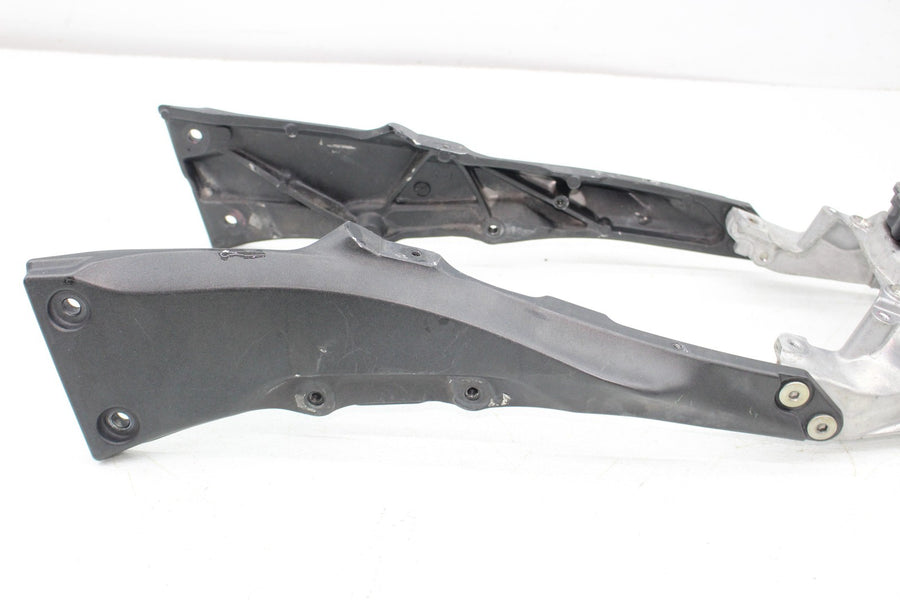 16-20 KAWASAKI NINJA ZX10R REAR SUBFRAME BACK SUB FRAME STRAIGHT NICE