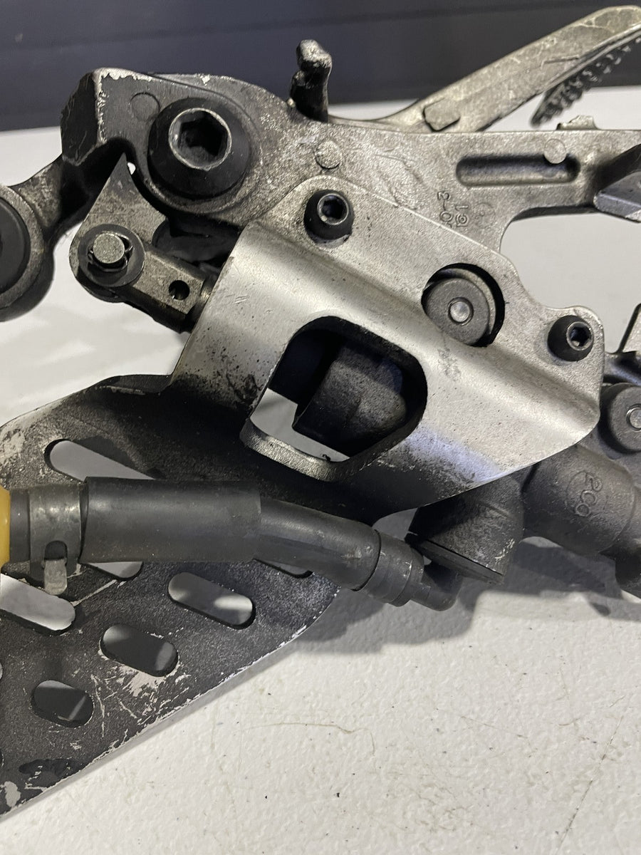 03-05 YAMAHA YZF R6/YZF R6S RIGHT REARSET REAR SET REAR BRAKE MASTER BRAKE LEVER