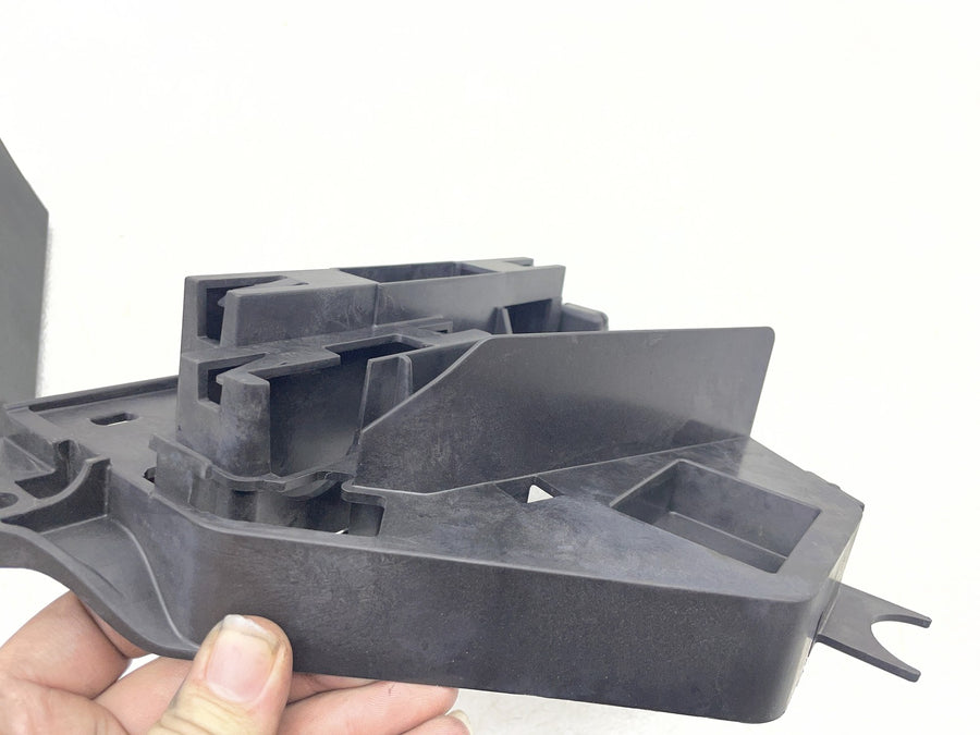 17-23 HARLEY-DAVIDSON ELECTRA GLIDE ULTRA LIMITED FLHTK BATTERY TRAY BOX HOLDER