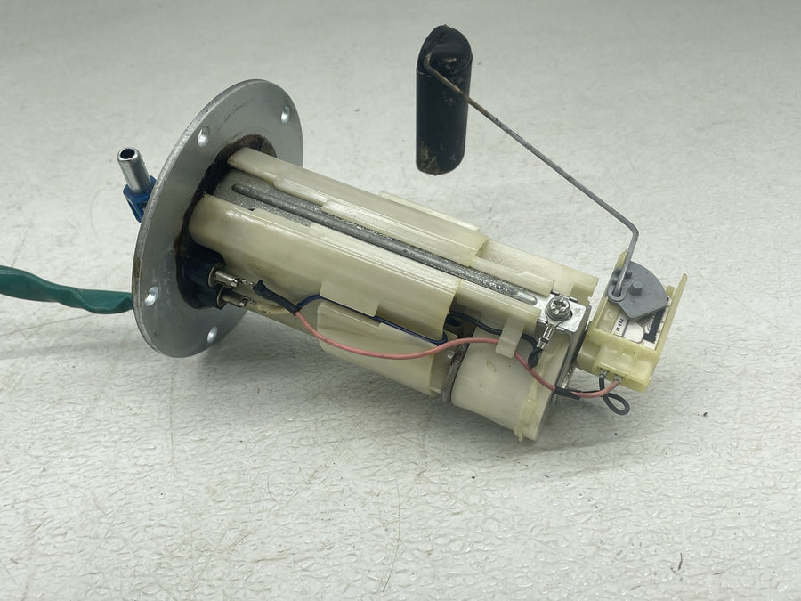09-15 SUZUKI SFV650 GLADIUS FUEL PUMP GAS PETROL SENDER UNIT