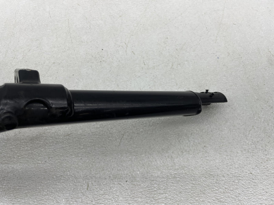 06-07 HARLEY-DAVIDSON STREET ROD VRSCR LEFT LOWER FRAME RAIL SUPPORT BRACKET