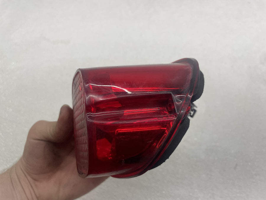 07-11 HARLEY-DAVIDSON ELECTRA GLIDE CLASSIC FLHTC TAILLIGHT REAR BRAKE LIGHT