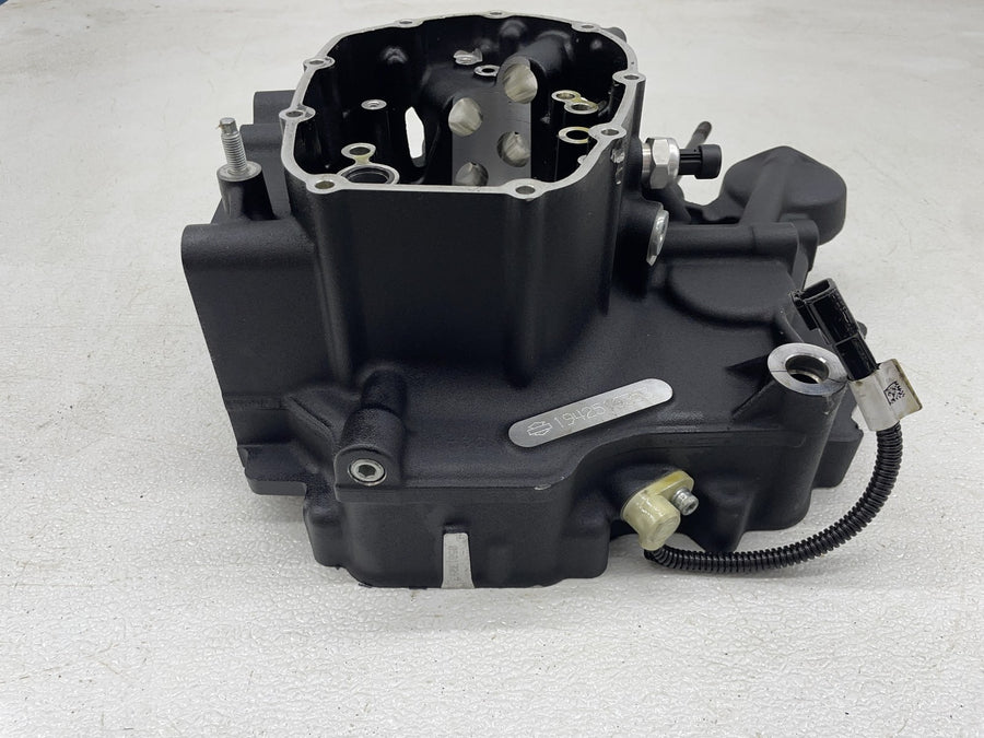 24-26 HARLEY-DAVIDSON STREET GLIDE FLHX M8 117CI ENGINE RIGHT CRANKCASE HOUSING