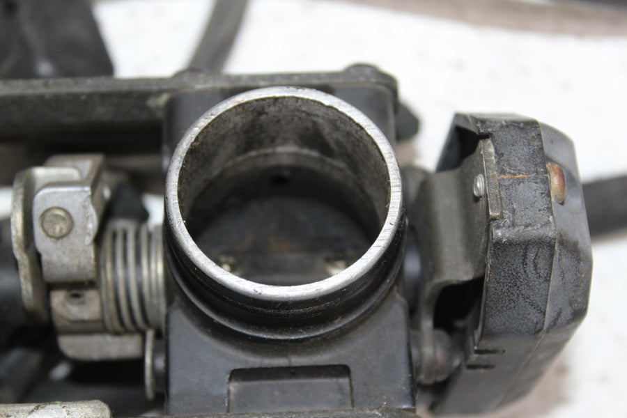 1985 KAWASAKI GPZ550 ZX550A THROTTLE BODY BODIES RAIL INJECTORS TPS