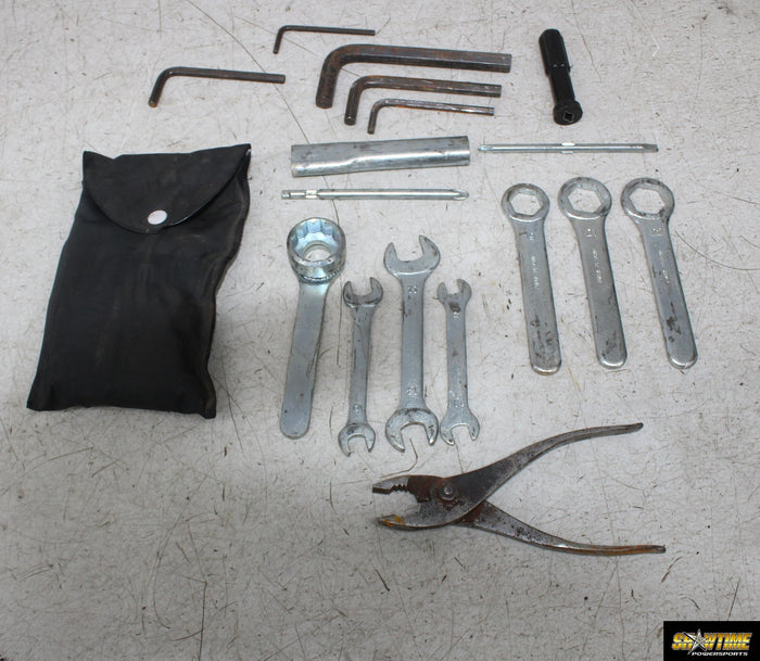 00 SUZUKI INTRUDER 1500 VL1500 STOCK TOOLS OEM TOOL BAG KIT SET