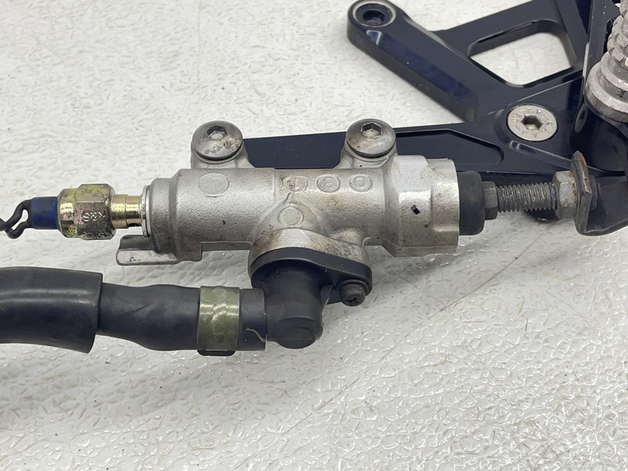 00-01 HONDA RVT1000R RC51 AFTER MARKET REARSET REAR FOOT PEGS SET BRAKE MASTER