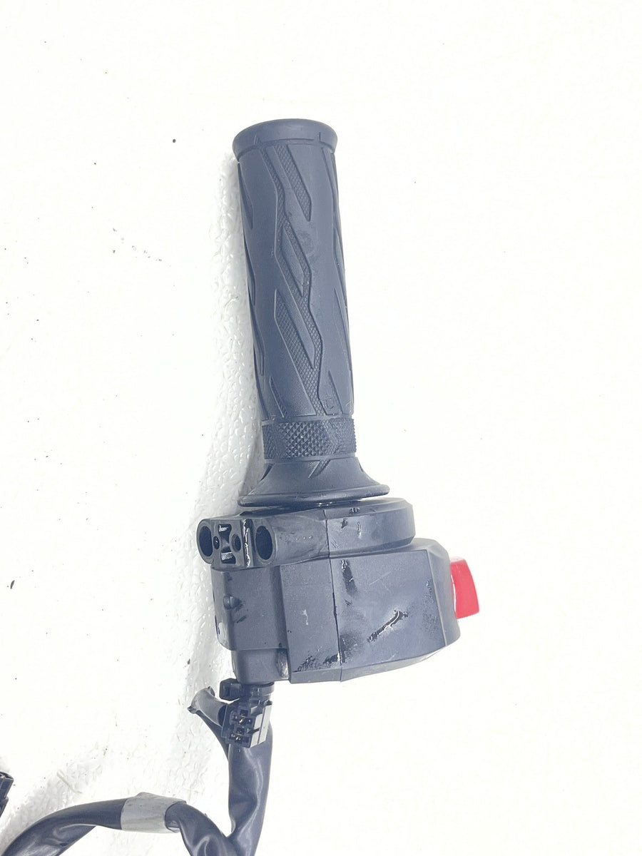 11-26 SUZUKI GSXR750 GSXR600 RIGHT SWITCH CONTROL KILL OFF START SIGNAL SWITCHES