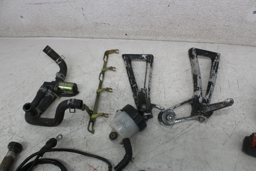 03-05 YAMAHA YZF R6 PARTS HARDWARE BOLTS KICKSTAND SPROCKET AXLE PEGS HORN