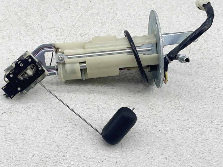 11-26 SUZUKI GSXR600 GSXR750 FUEL PUMP GAS PETROL SENDER UNIT 15100-14J01