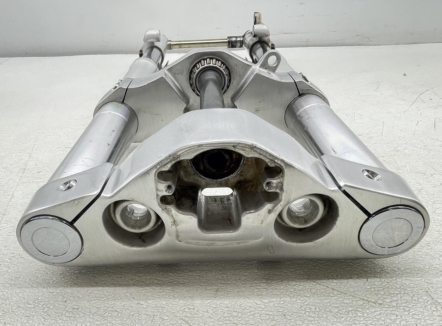04-06 VICTORY KINGPIN FRONT FORKS SHOCK SUSPENSION TRIPLE TREE STRAIGHT
