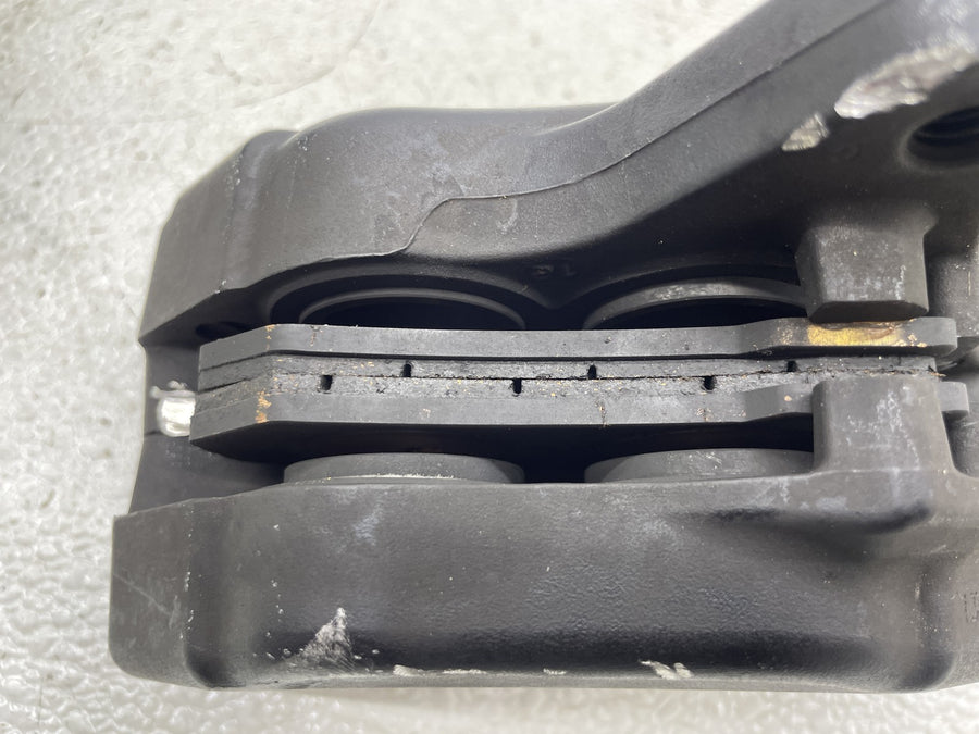 13 HARLEY-DAVIDSON ROAD GLIDE CVO CUSTOM RIGHT LEFT FRONT BRAKE CALIPERS PAIR
