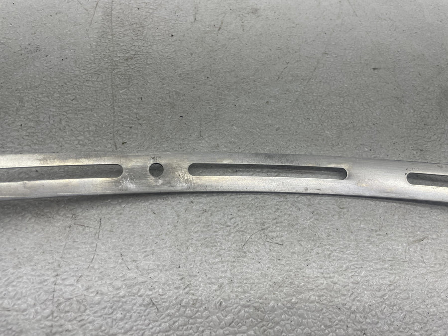 07-11 HARLEY-DAVIDSON ELECTRA GLIDE CLASSIC FLHTC WINDSHIELD MOUNT BRACKET TRIM