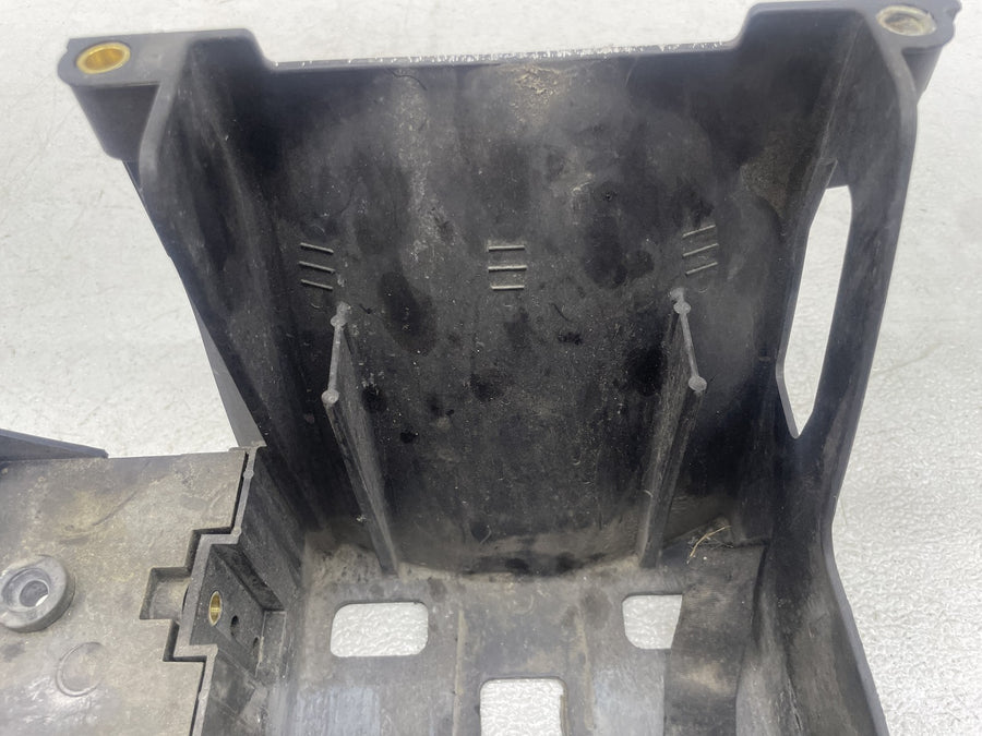 12-16 HARLEY-DAVIDSON ROAD GLIDE SPECIAL FLTRXS BATTERY TRAY BOX HOLDER