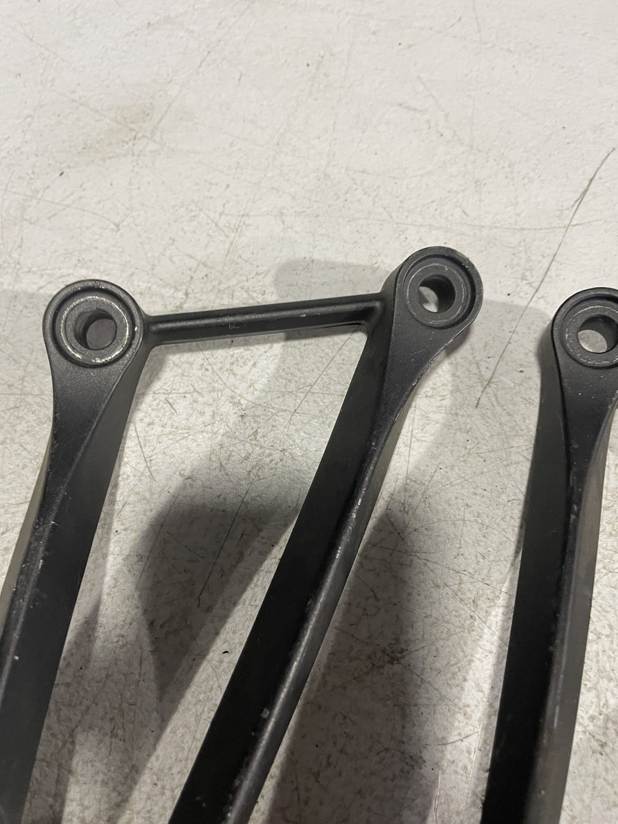 13-18 KAWASAKI NINJA ZX6R REAR BACK PASSENGER PEG SET PAIR