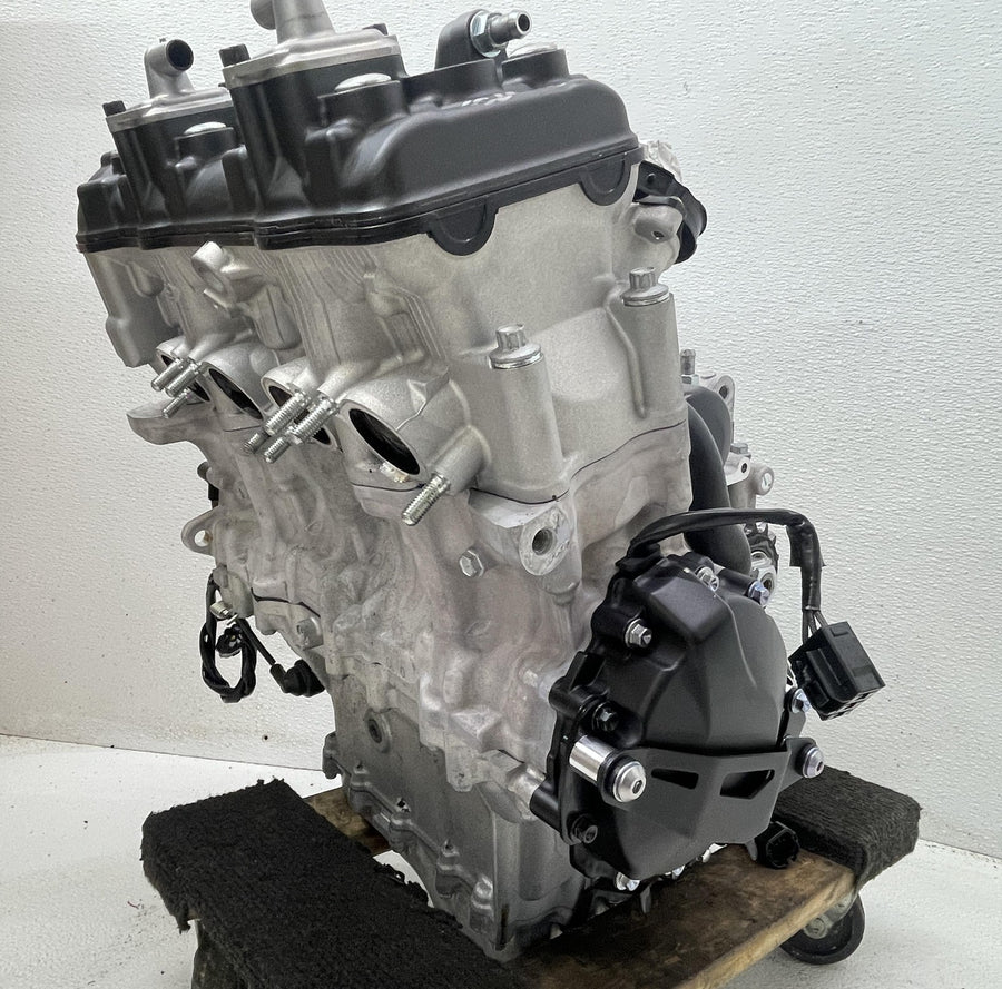 24-26 KAWASAKI NINJA ZX6R ZX636 COMPLETE ENGINE MOTOR CASES RUNS CLEAN NICE!