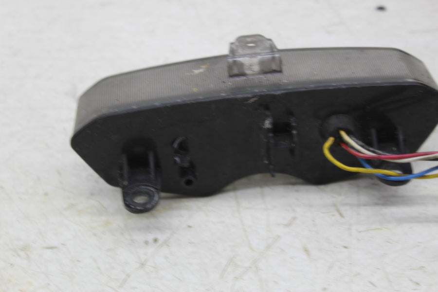 03-05 YAMAHA YZF R6 REAR TAIL TAILLIGHT BACK BRAKE LIGHT