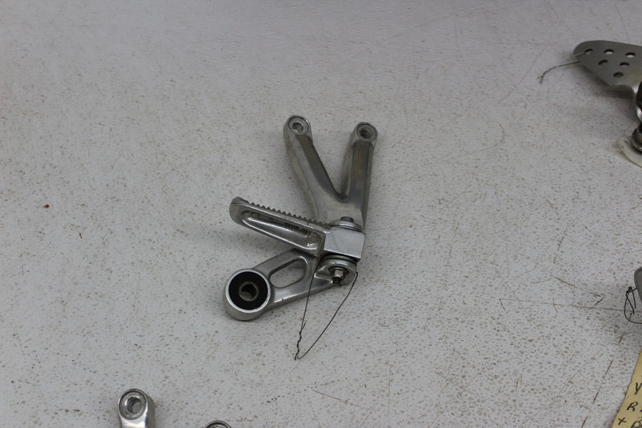 YAMAHA PEGS & BRACKETS YZF600