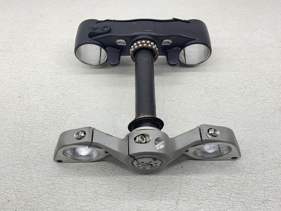 21-24 DUCATI SUPERSPORT 950 S FRONT FORKS CLAMP LOWER TRIPLE TREE STEM