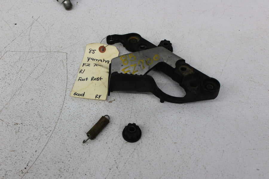 YAMAHA PEG & BRACKET PART LOT